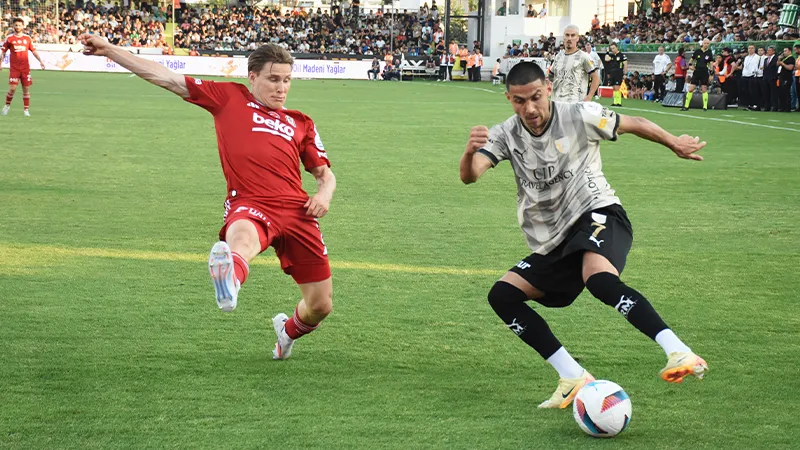 Beşiktaş, Bodrum FK'yı farklı yendi, sezonu galibiyetle kapattı