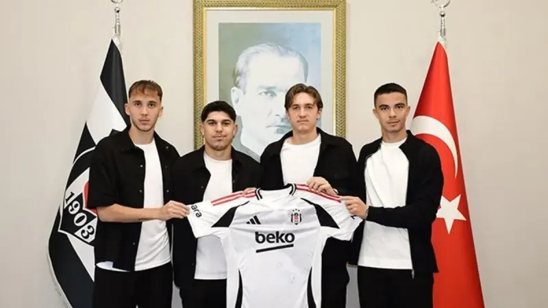 Beşiktaş'tan 4 genç futbolcuya profesyonel sözleşme