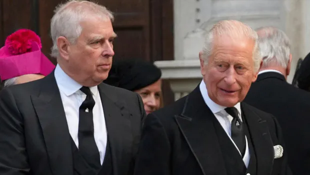 Dünya gündemine bomba gibi düştü! Kral kardeşine acımadı, "Prens" ünvanı resmen kaldırıldı