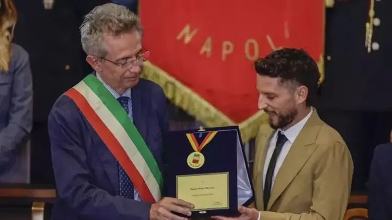 Fahri vatandaşlık verilen Dries Mertens'ten transfer açıklaması