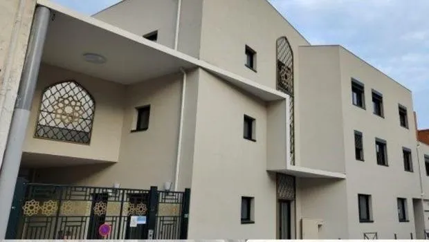 Fransa'da camide Kur'an yakan şüpheli yakalandı