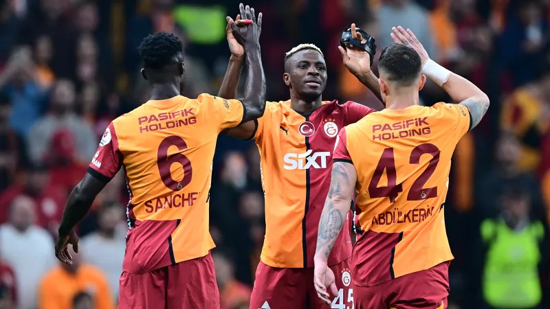 Galatasaray, Osimhen'i kolay kolay bırakmayacak! Nijeryalı yıldıza astronomik maaş teklifi