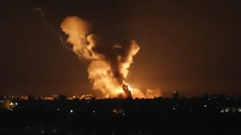 İşgal uçaklarından Lübnan'a bombardıman!