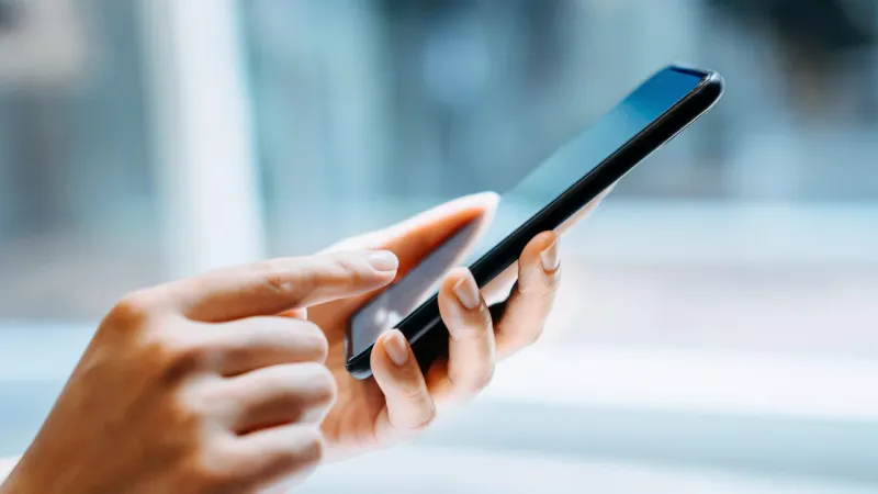 İtalya'da liselerde öğrencilerin cep telefonu kullanması yasaklandı