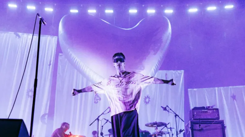 Konserde ‘Filistin’ yazan tişörte güvenlik engeli