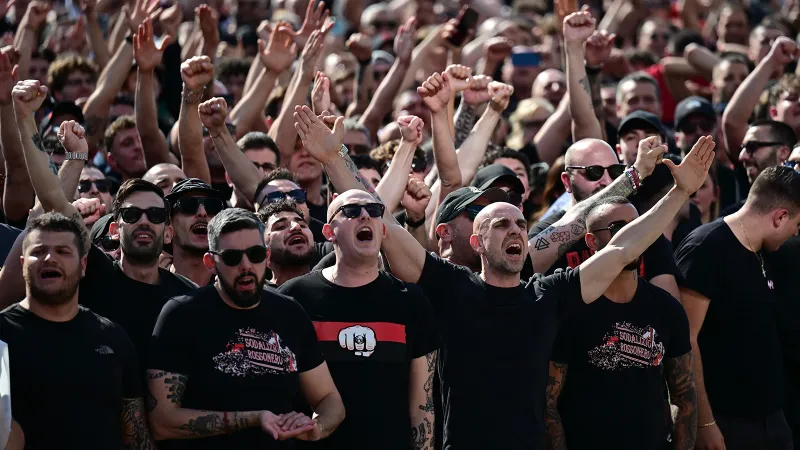 Milan taraftarı, yönetimi istifaya davet etti: "Milan'ı kurtarın"