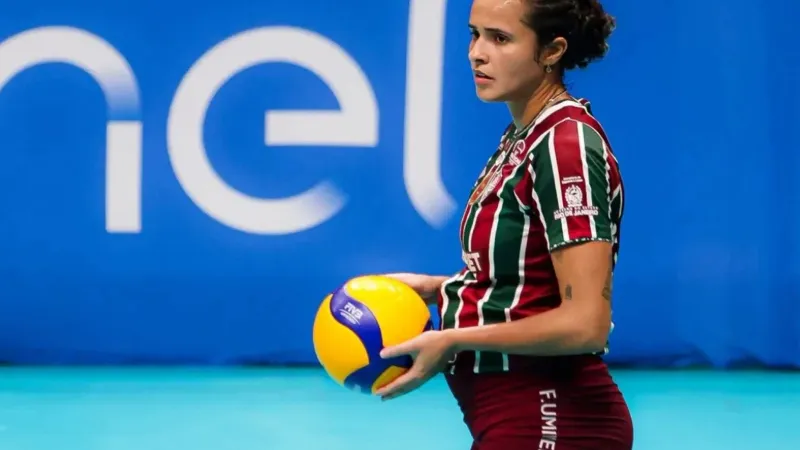 Hamile Voleybolcu Sahada! 5 Aylık Haline Rağmen Alkış Yağdı