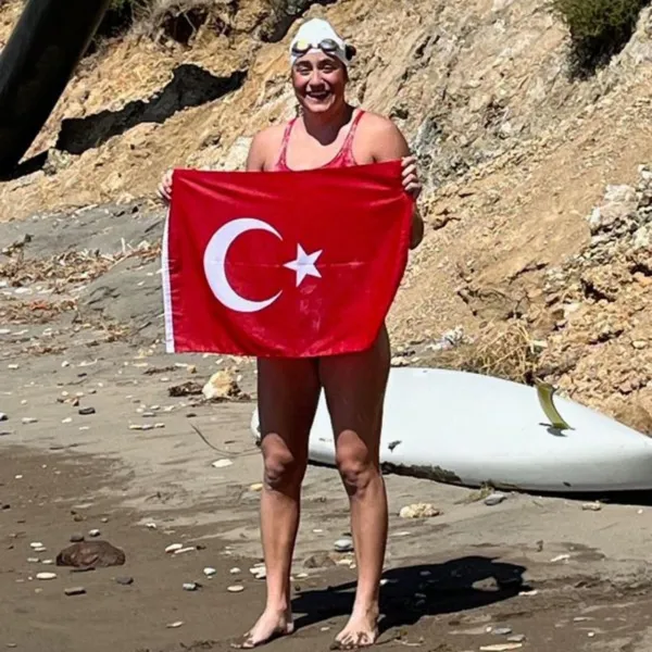 Aysu Türkoğlu'ndan Rekor! Ka'iwi Kanalı'nı Aşan İlk Türk