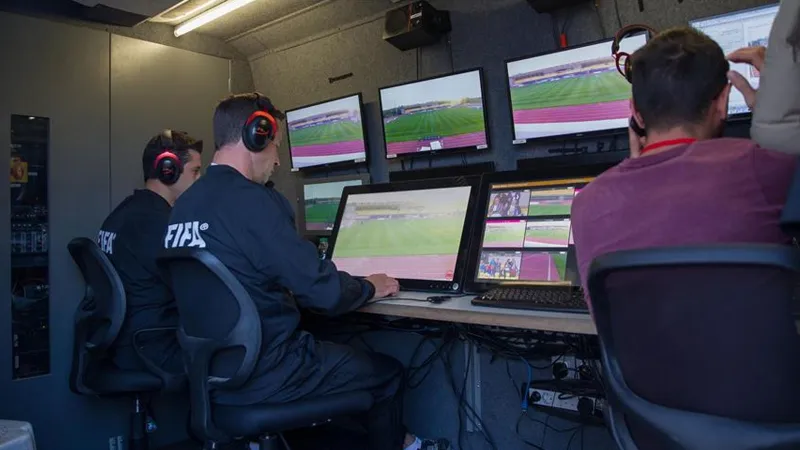 Fenerbahçe Beşiktaş Derbisi: VAR Hakemi Açıklandı! Şoke Eden Karar