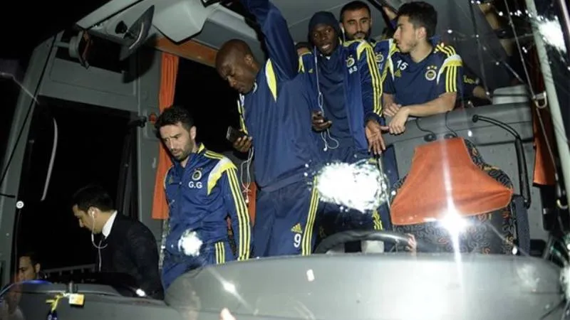 Fenerbahçe'den Şok Paylaşım: Failler Nerede? 4 Nisan İsyanı!