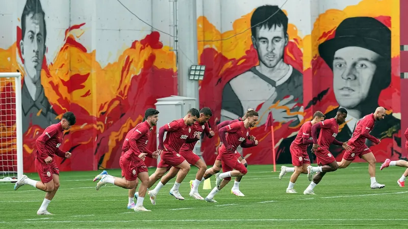 Galatasaray Fenerbahçe derbisi için sahalarda: İşte hazırlık detayları