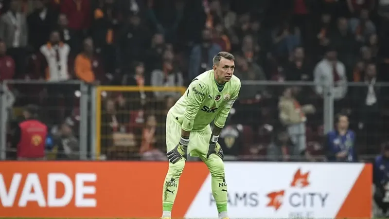 Muslera Efsanesi! Bülent Korkmaz'ı Tahtından Etti Mi?