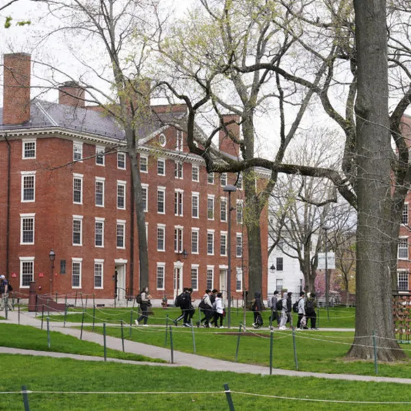 Harvard'a Trump Şoku! 2.3 Milyar Dolar Donduruldu!