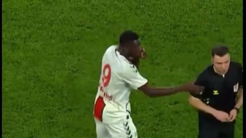 Samsunspor'dan Hakem Cihan Aydın'a Şok Tepki! O Pozisyon Ne Anlama Geliyor?