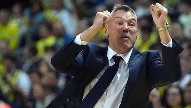 Jasikevicius'tan Fenerbahçe'ye Övgü: Takım Oyunuyla Zafer!