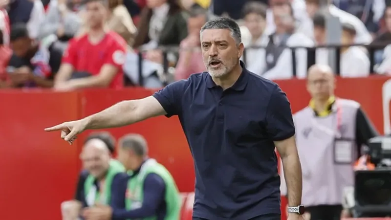 Sevilla'da Şok Ayrılık! Pimienta Gönderildi, Yerine Kim Gelecek?