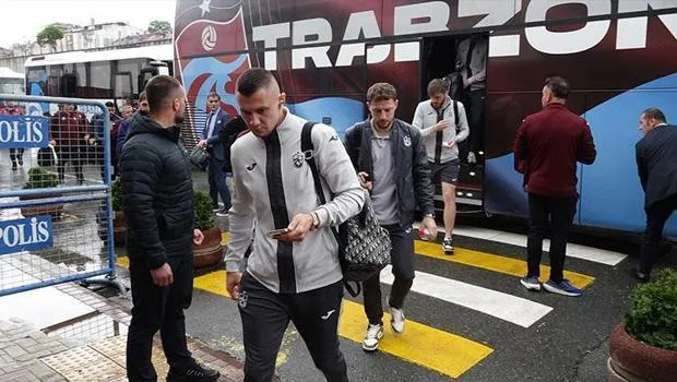 Trabzonspor Gaziantep'e Uçtu! Galatasaray Maçı Öncesi Son Hazırlıklar