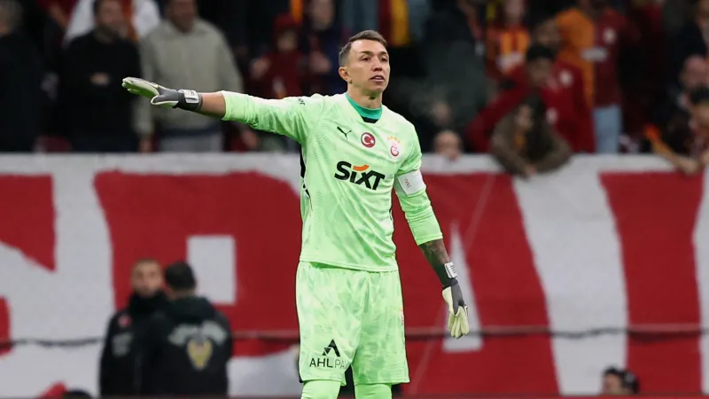 Muslera Sürprizi! Trabzonspor Galatasaray Maçı İlk 11'ler Belli Oldu Mu?