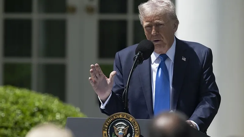 Trump'tan BAE'ye Dev Silah Satışı! Orta Doğu Ziyareti Öncesi Kritik Hamle
