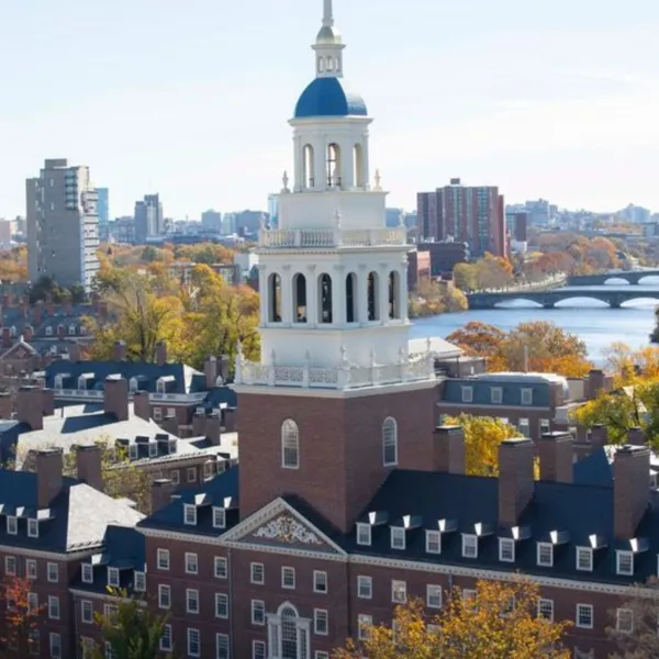 Trump'tan Harvard'a Şok Tehdit! Öğrenci Kayıtları Tehlikede mi?