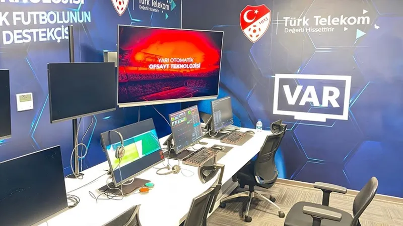 Malatya Adana Maçı VAR Hakemi Şaşırttı! İşte O İsim