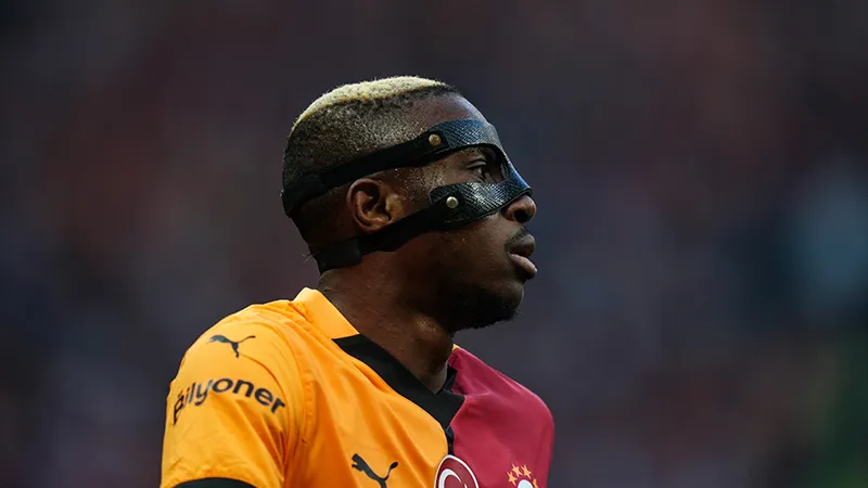 Osimhen, şampiyonluk maçında şaşkına döndü