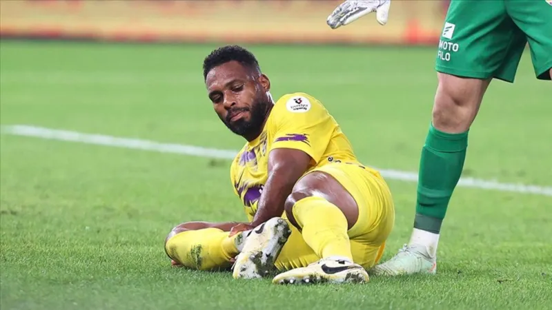 Trabzonspor maçında sakatlanmıştı: Luccas Claro için resmi açıklama geldi